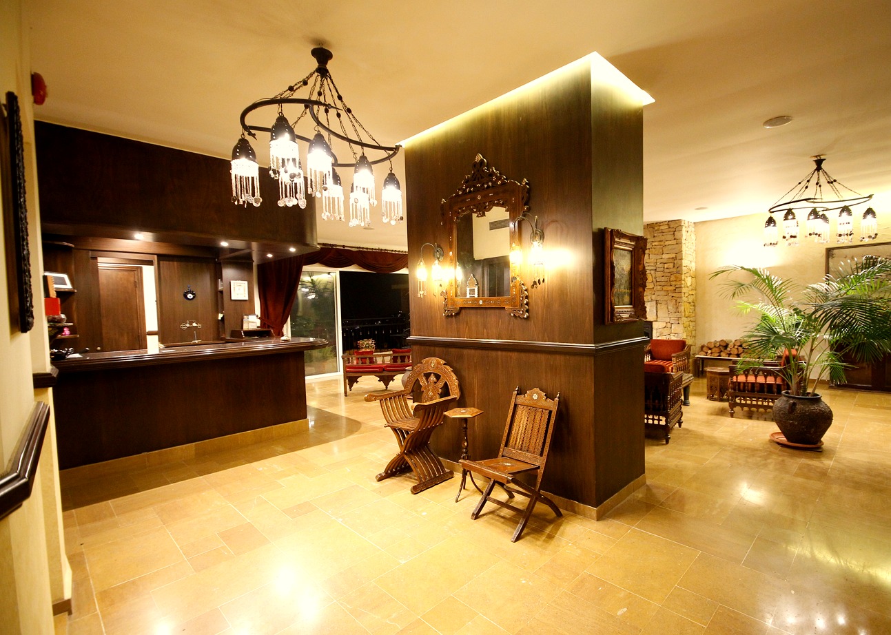 Reception at Quartier Suisse Hotel